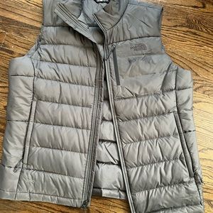 Men’s North Face Grey/Silver Vest